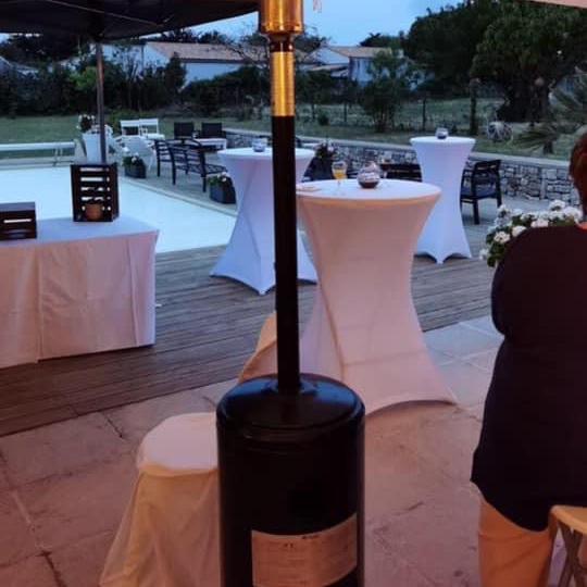 Location Mange Debout Housse Blanche Sr Evenements 3