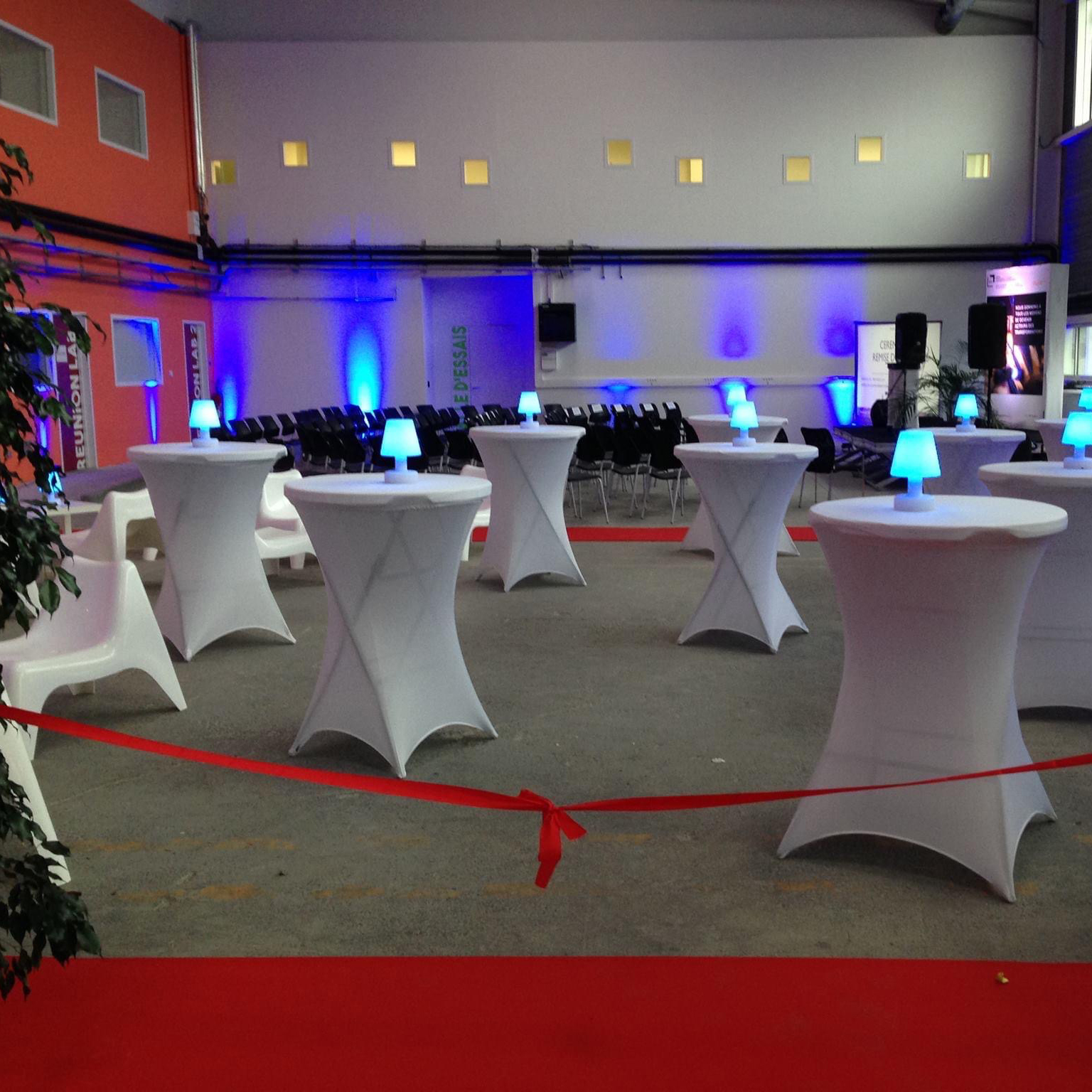 Location Mange Debout Housse Blanche Sr Evenements 4
