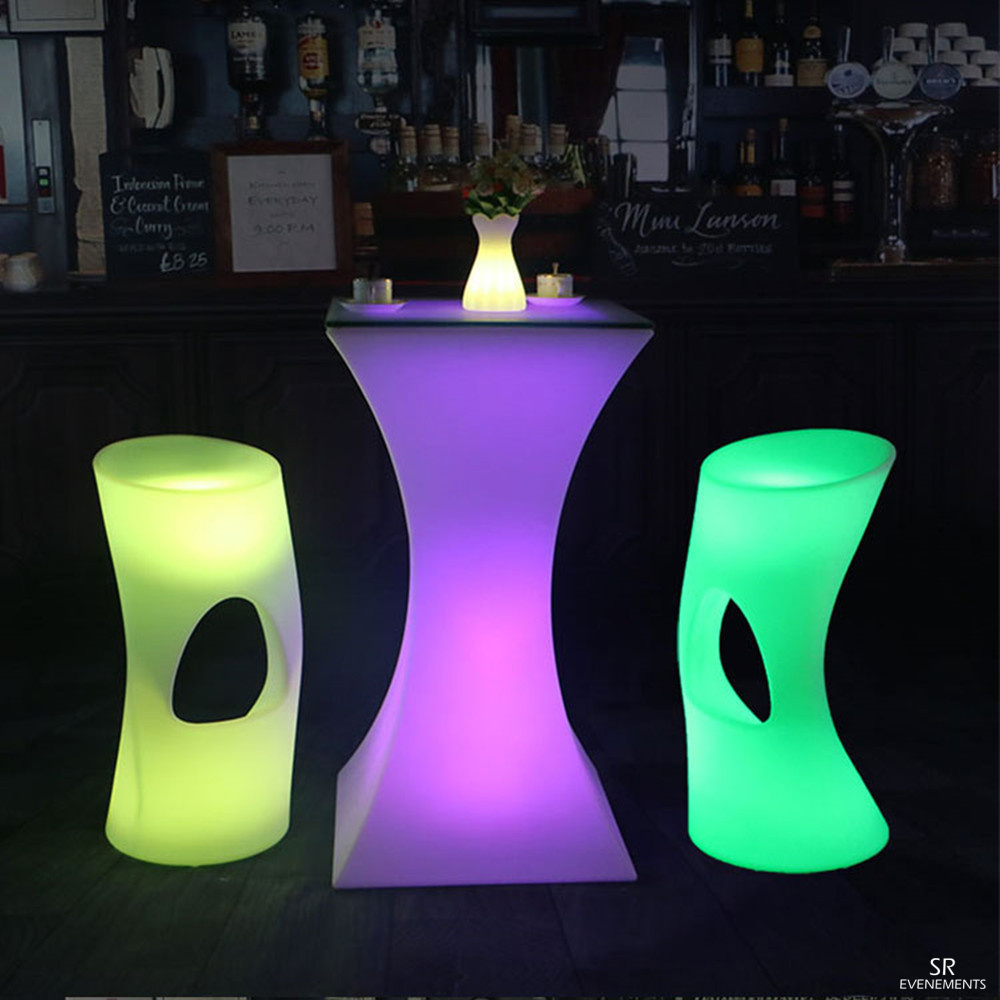 mange debout carre lumineux 1
