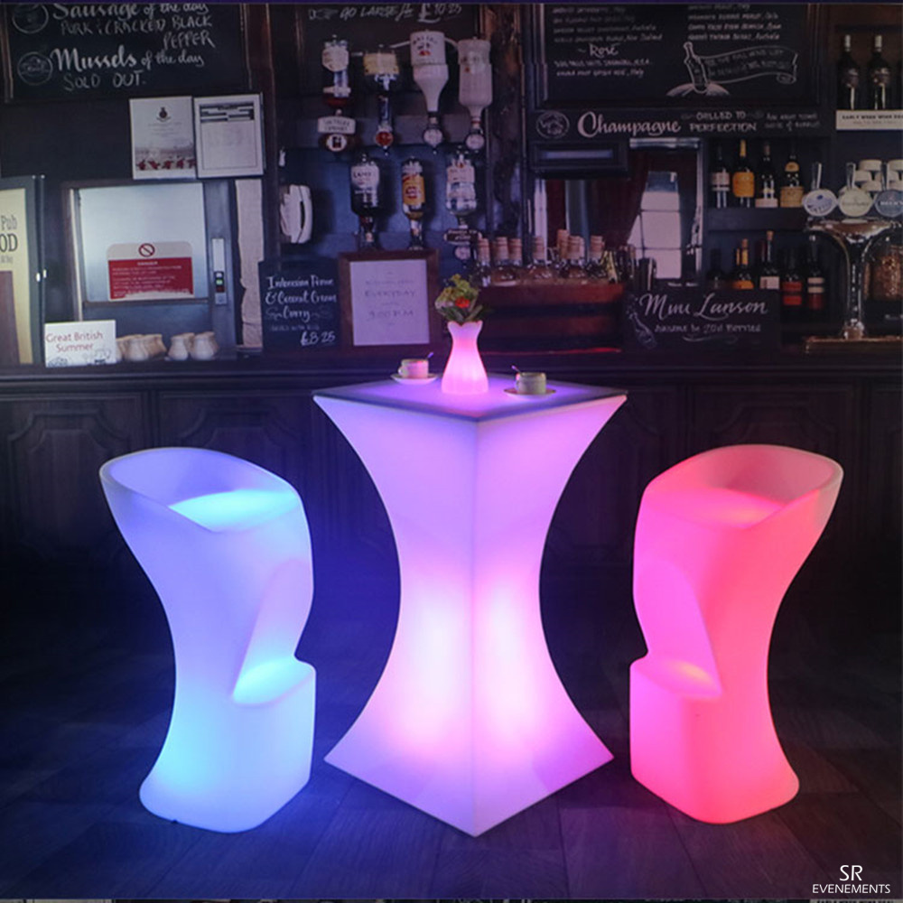 mange debout carre lumineux 2