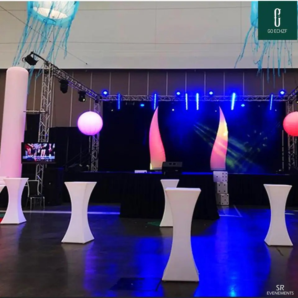 mange debout carre lumineux 5