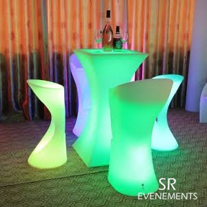 mange debout carre lumineux 6