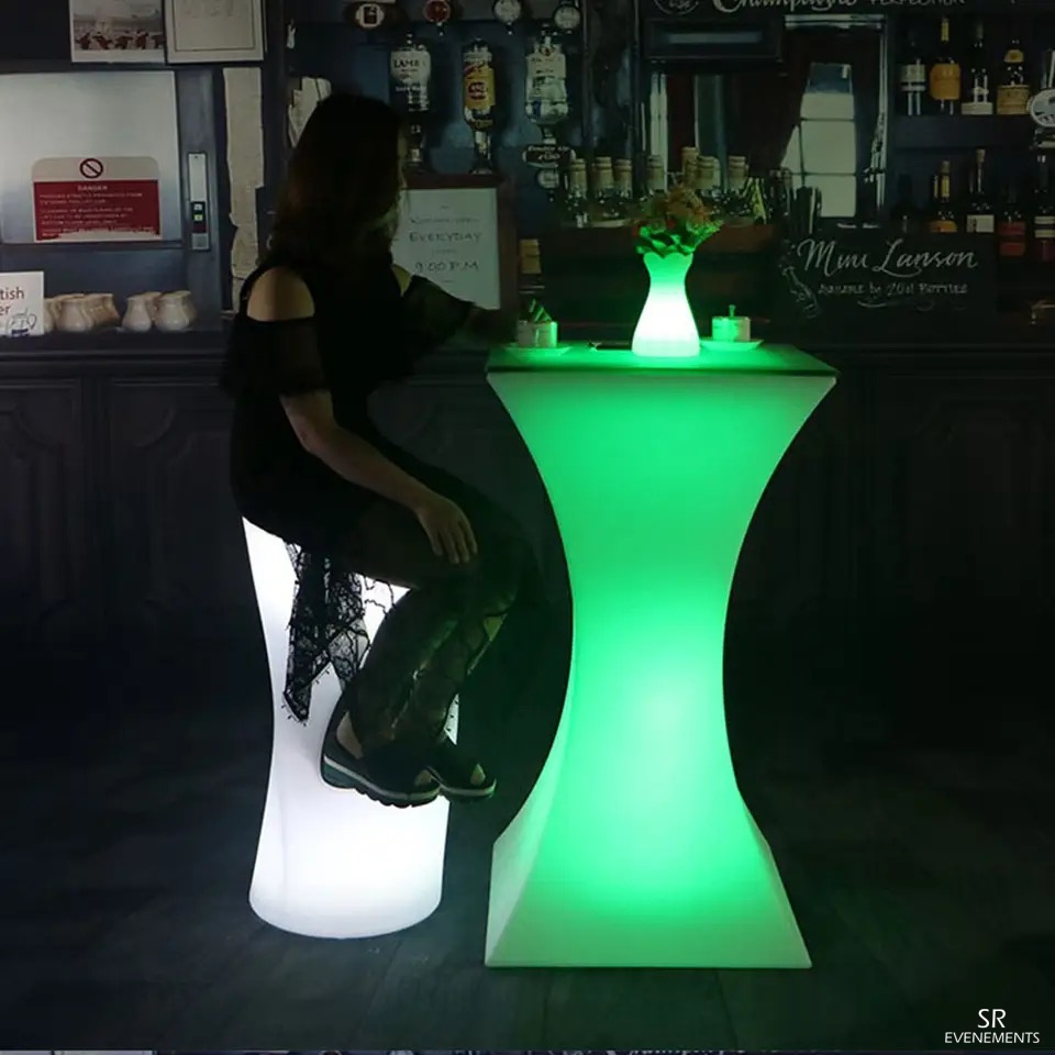 mange debout carre lumineux 9
