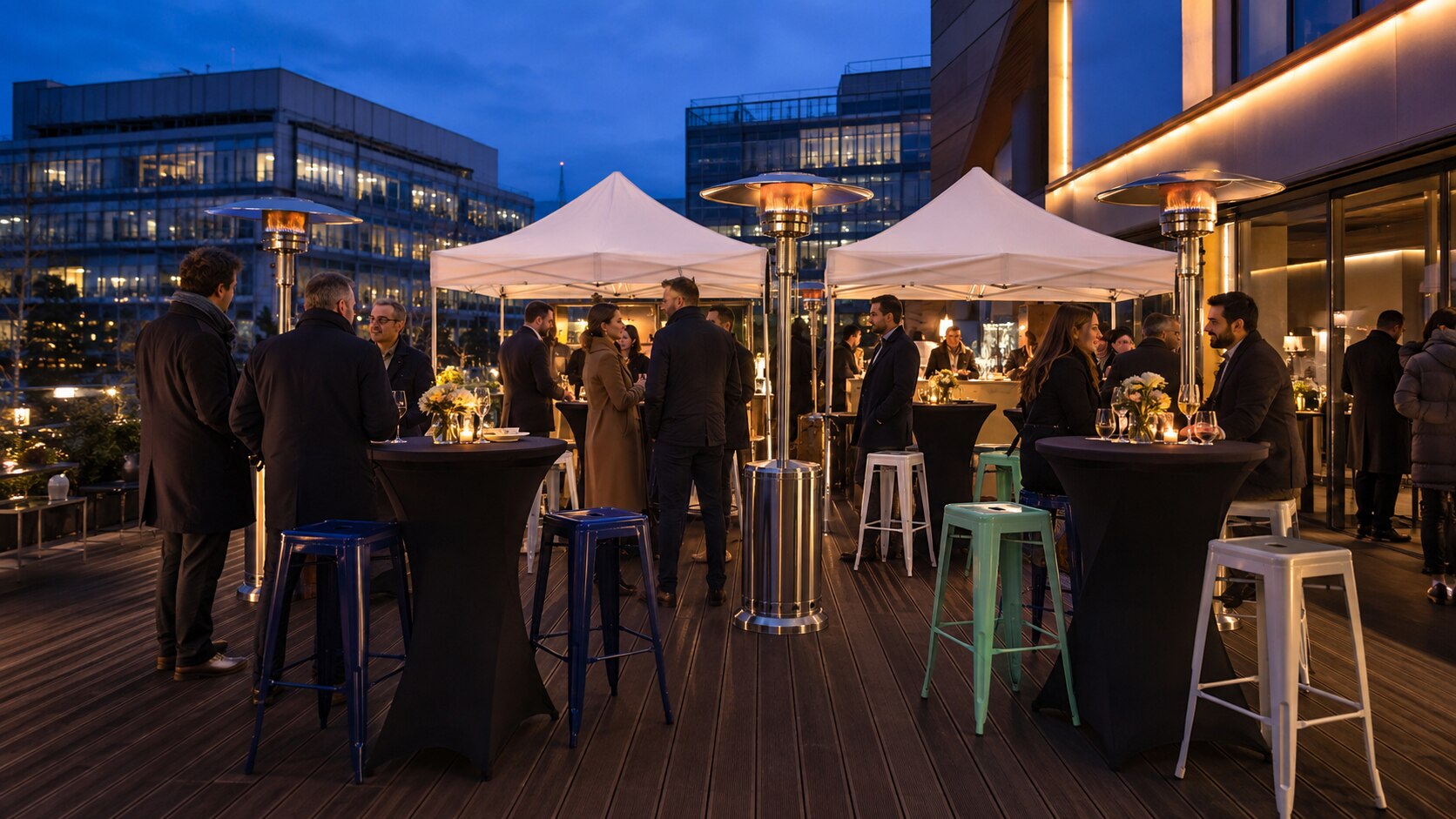 Cocktail d’entreprise en terrasse avec parasols chauffants